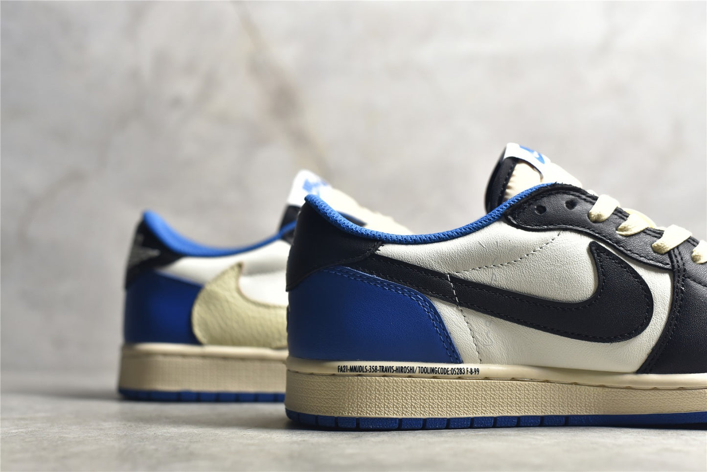 AJ1 Low Travis Scott Fragment