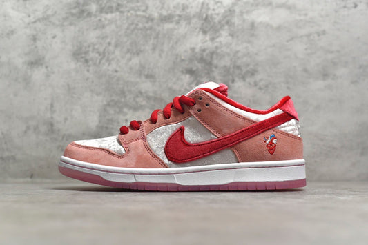 Dunk Low 'Strangelove '