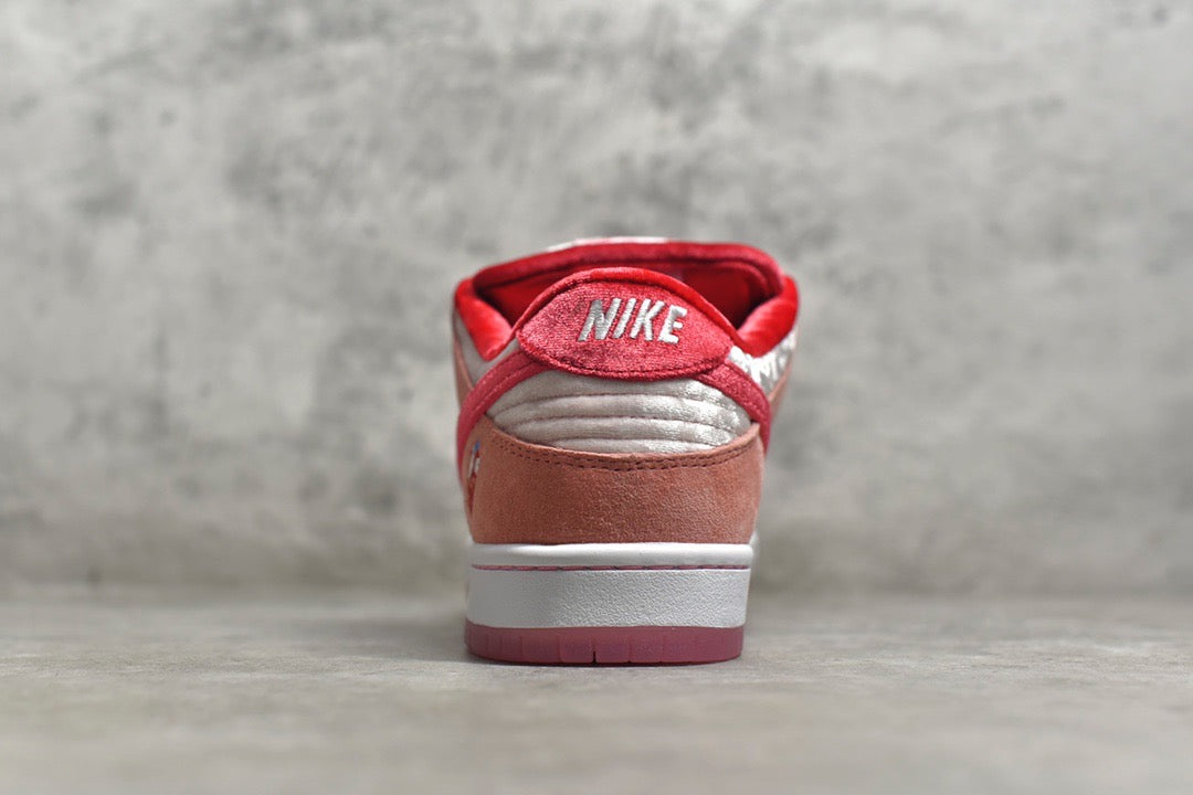 Dunk Low 'Strangelove '