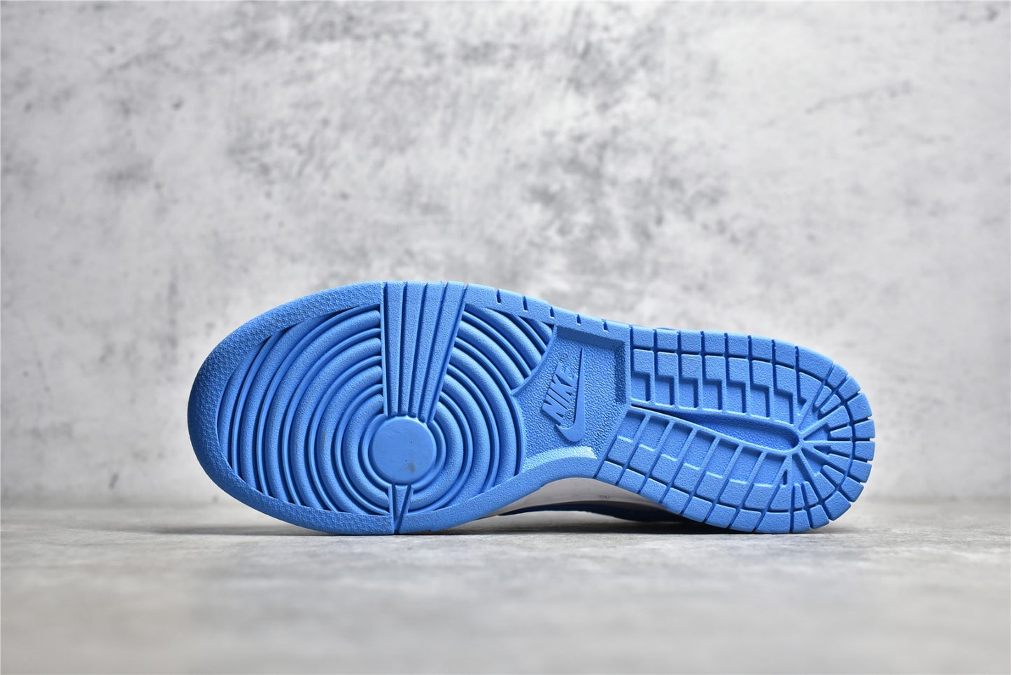 Dunk Low UNC