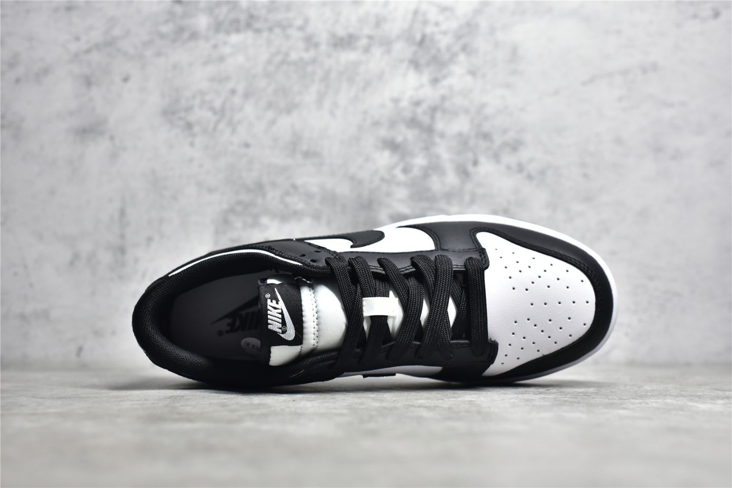 Dunk Low Panda