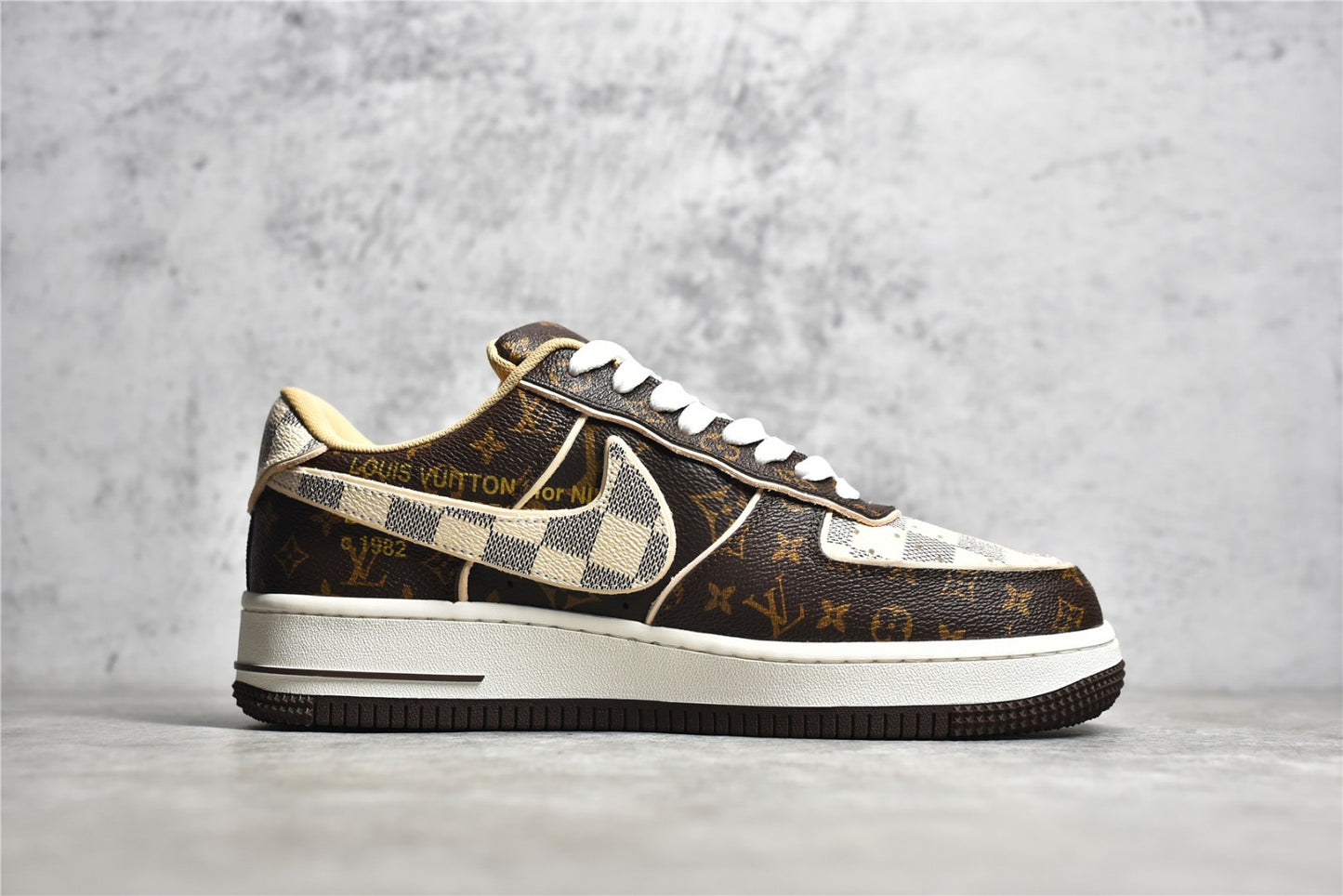 AF1 LV Monogram