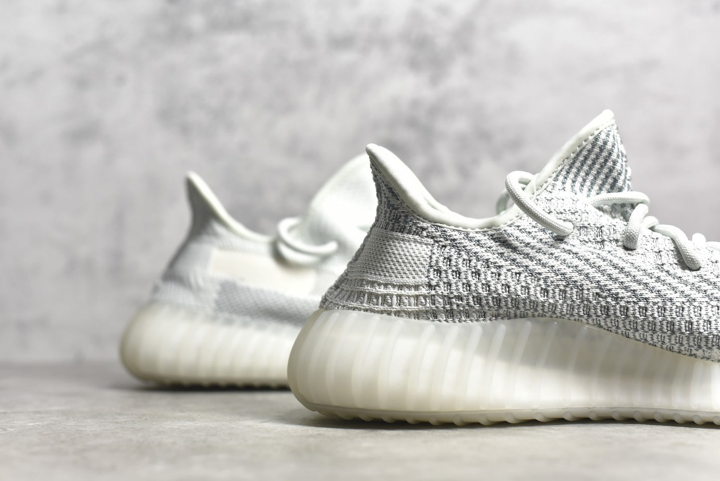 Yeezy 350 v2 Cloud White