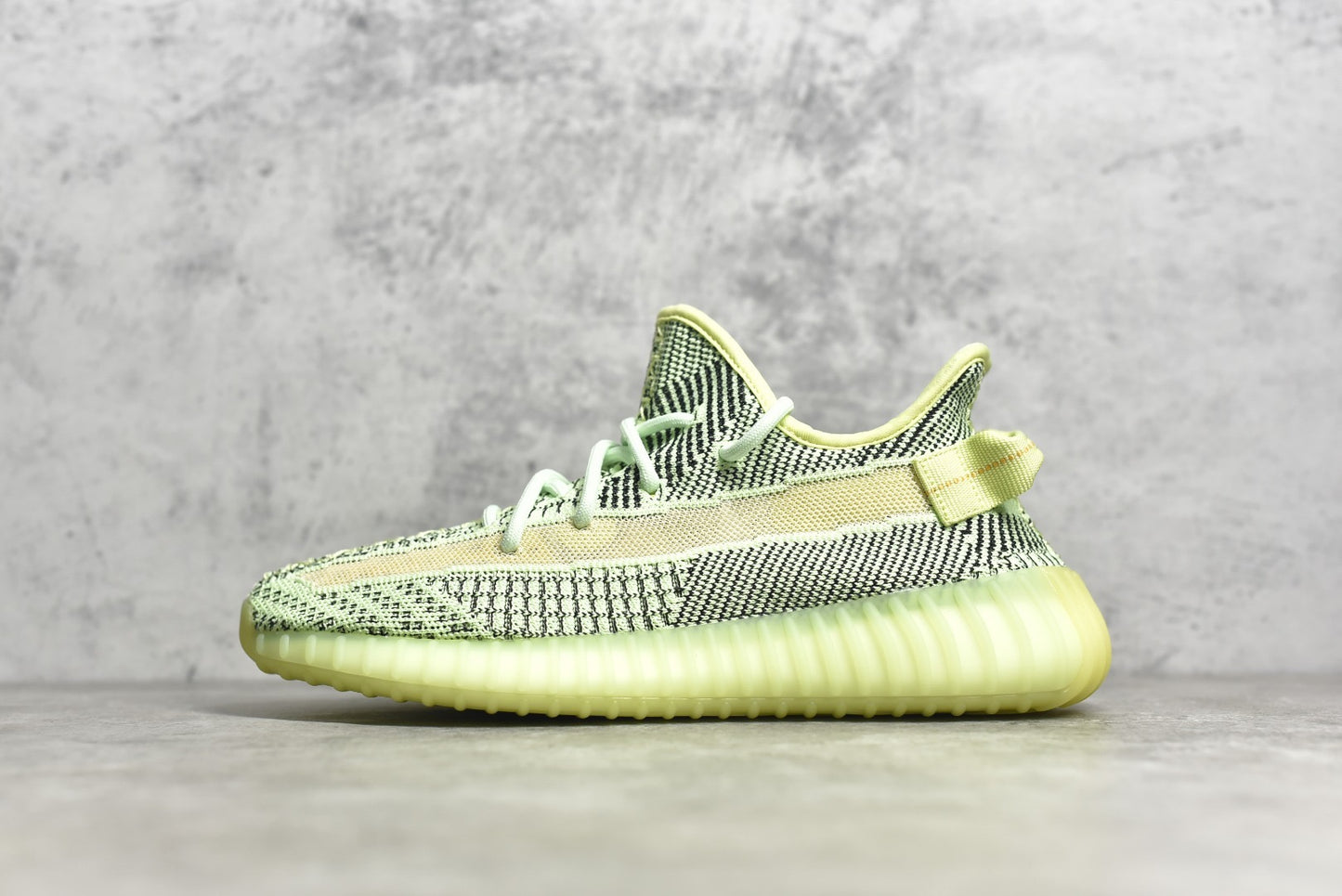 Yeezy 350 v2