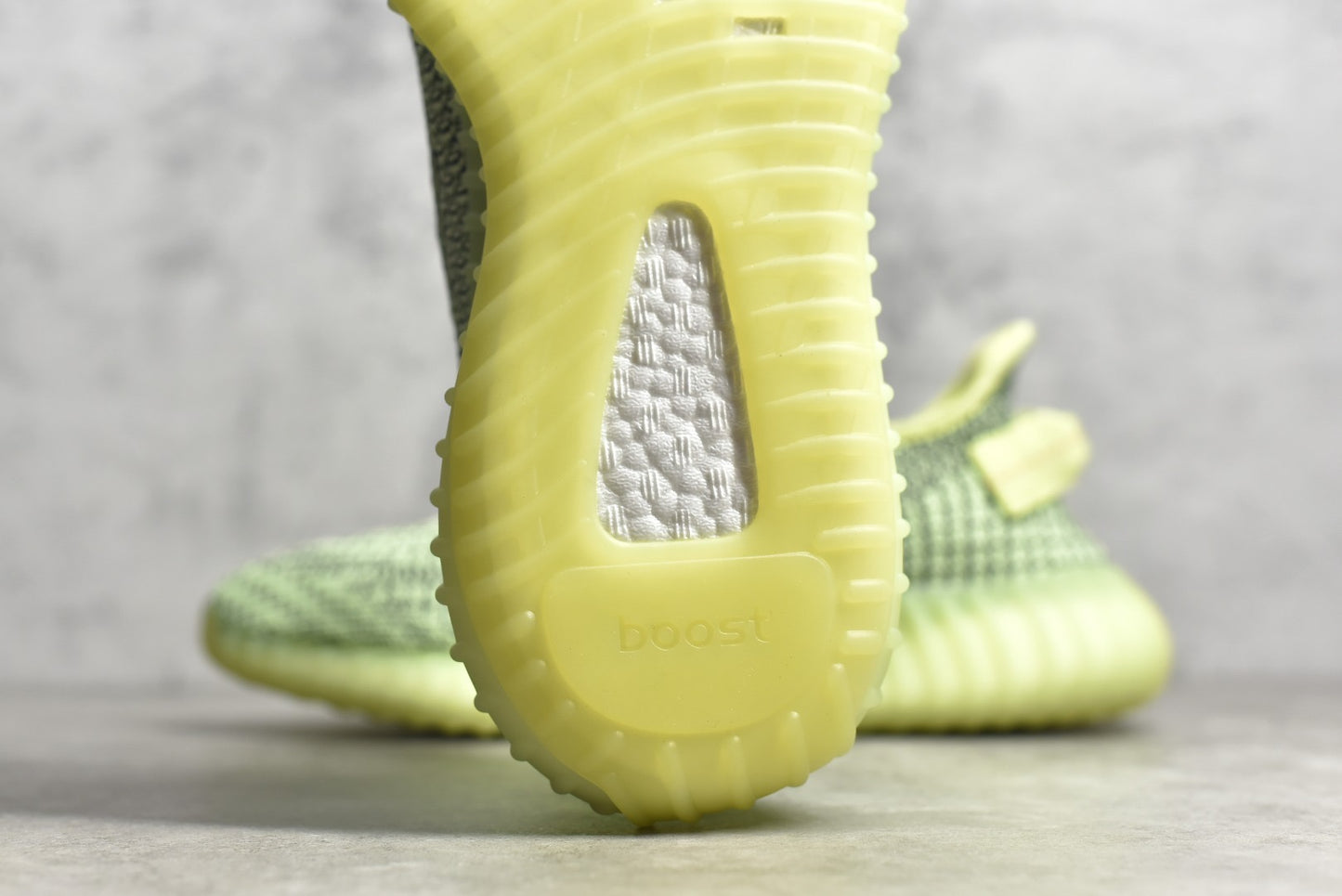 Yeezy 350 v2