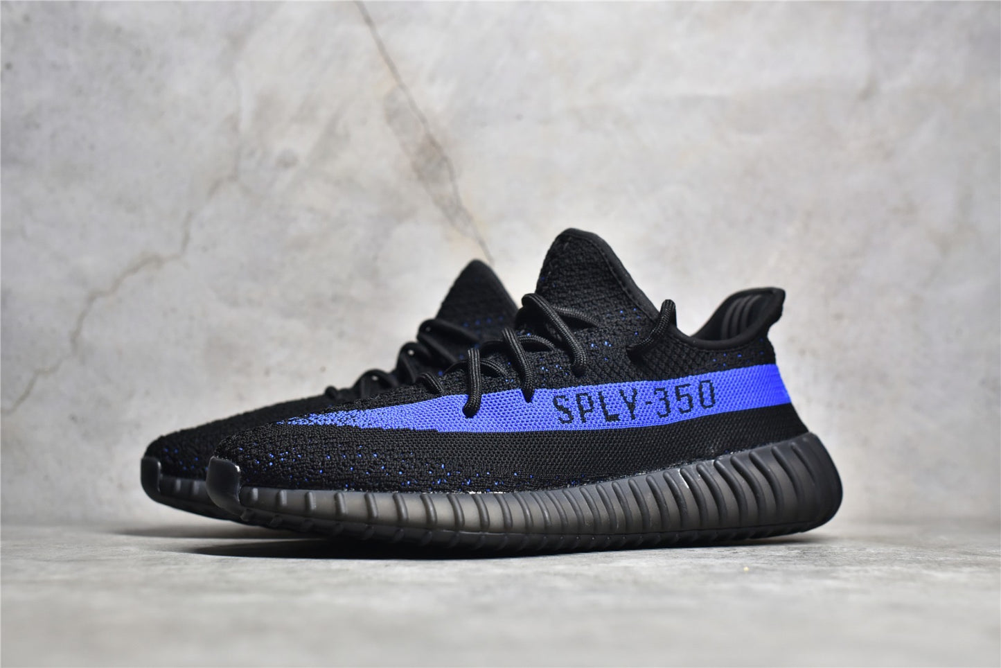 Yeezy 350 v2