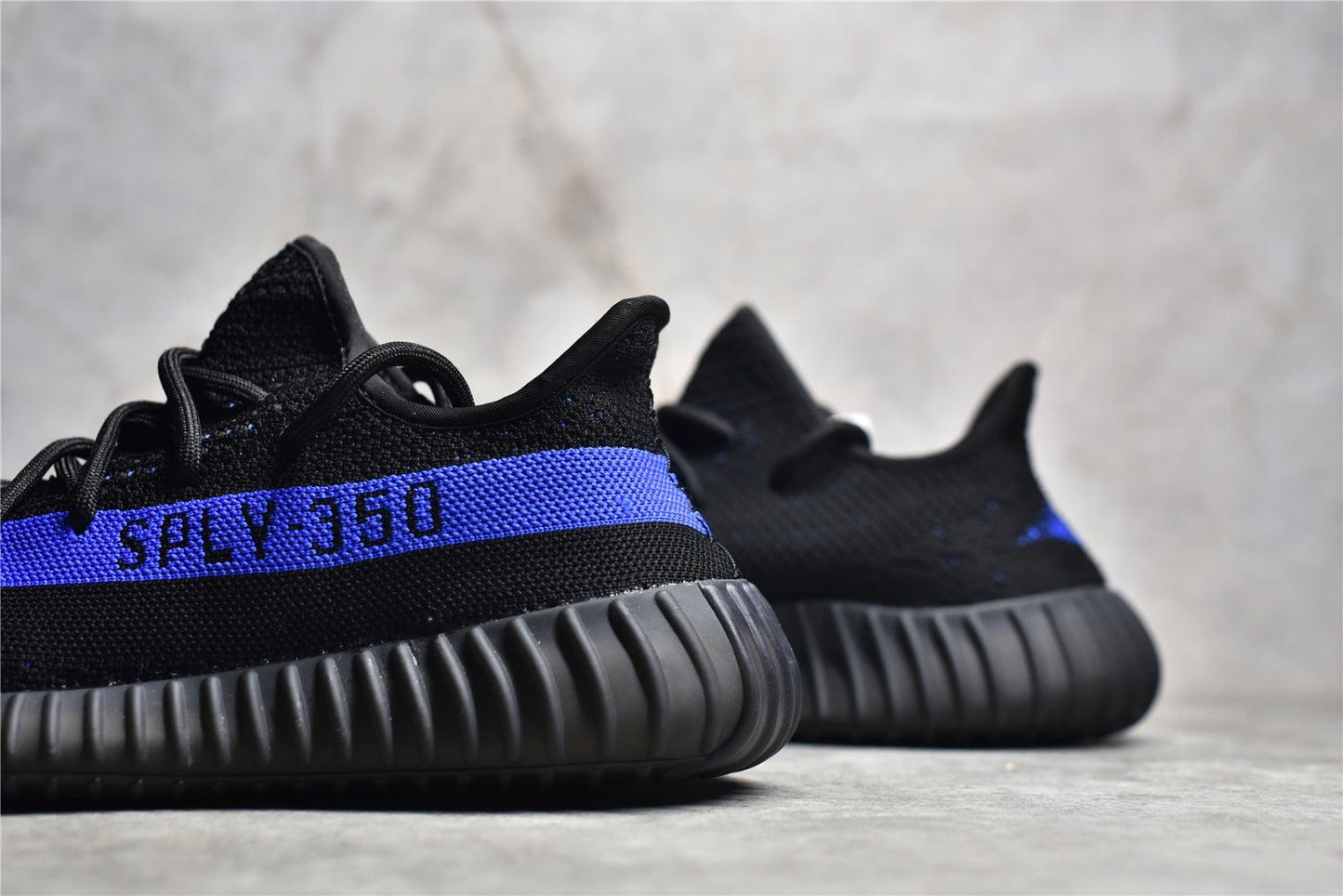 Yeezy 350 v2