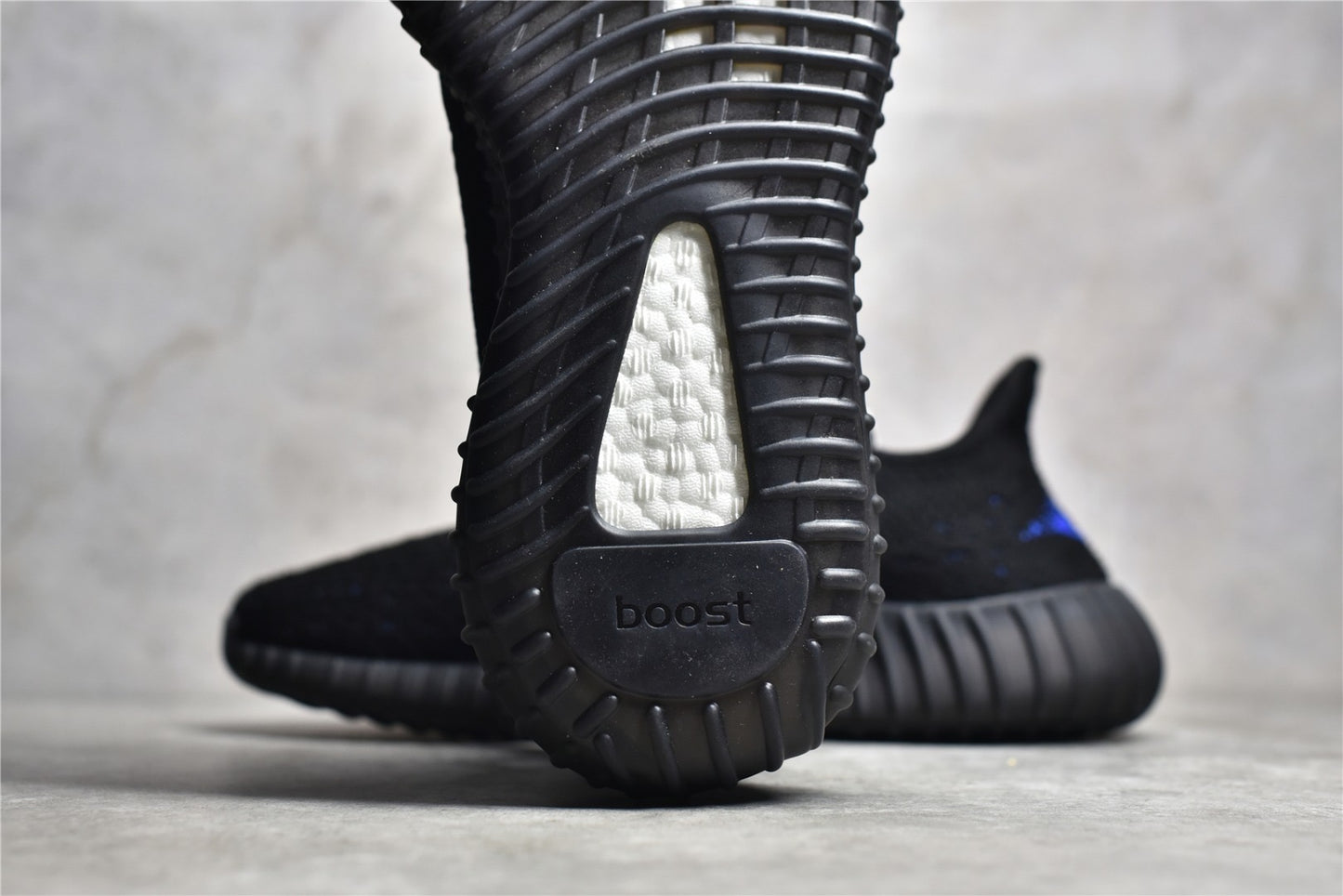 Yeezy 350 v2