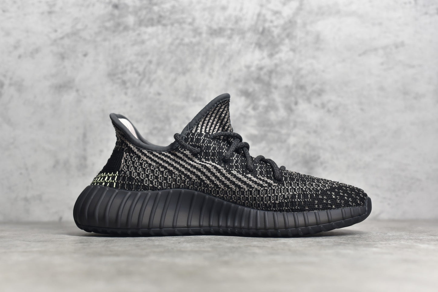 Yeezy 350 v2
