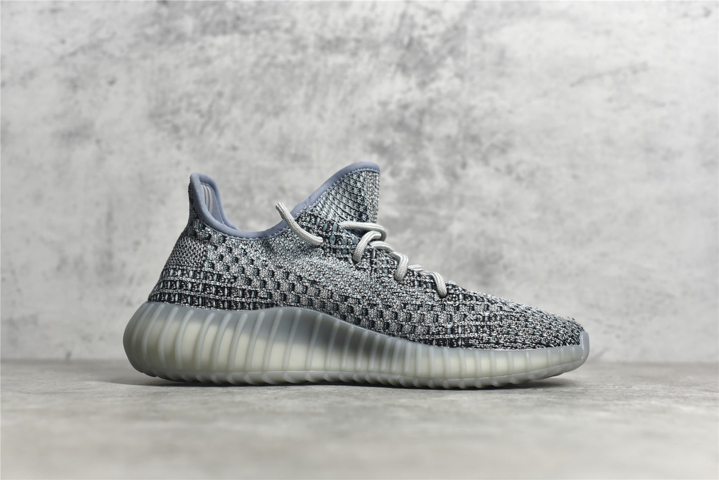 Yeezy 350 v2