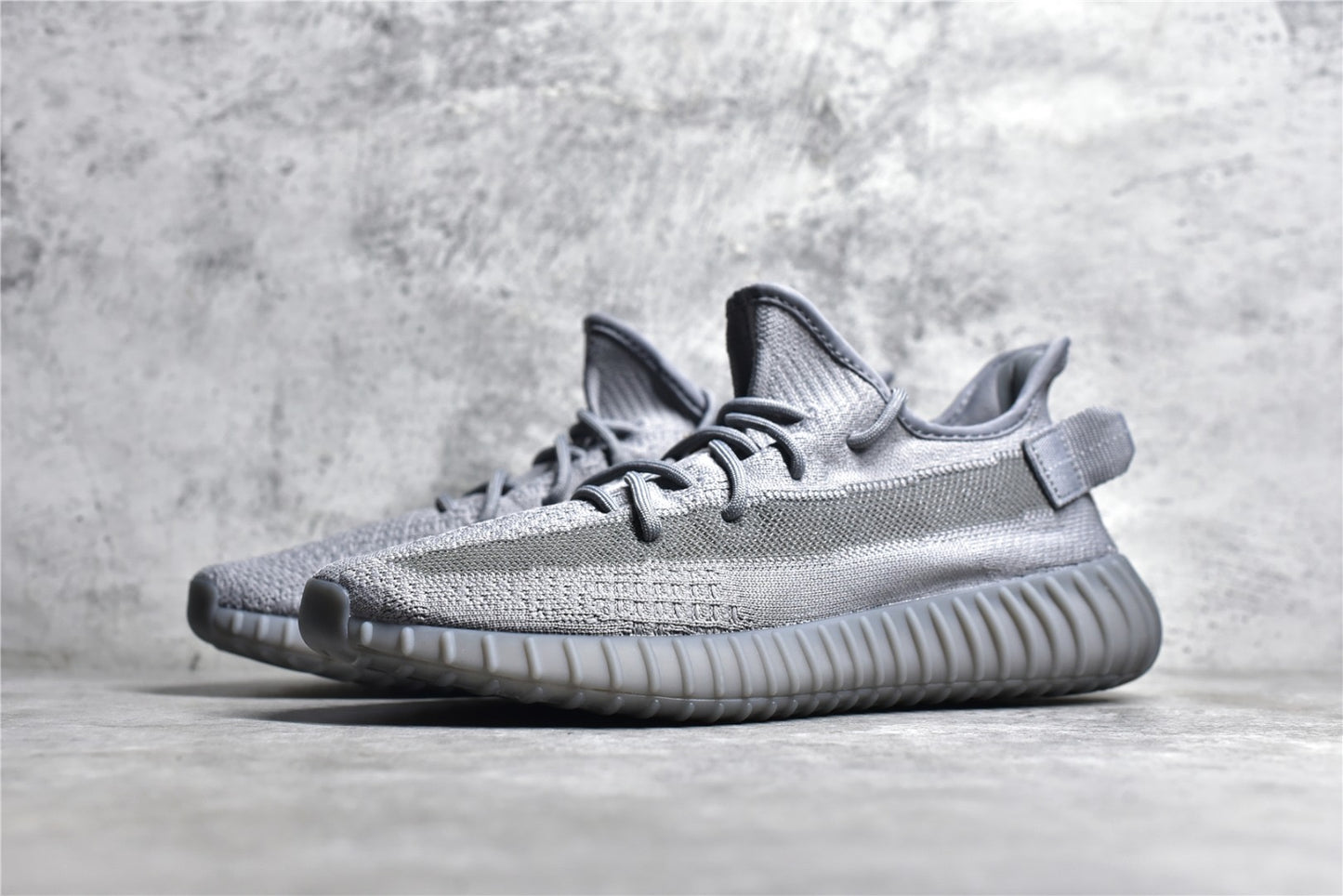 Yeezy 350 v2