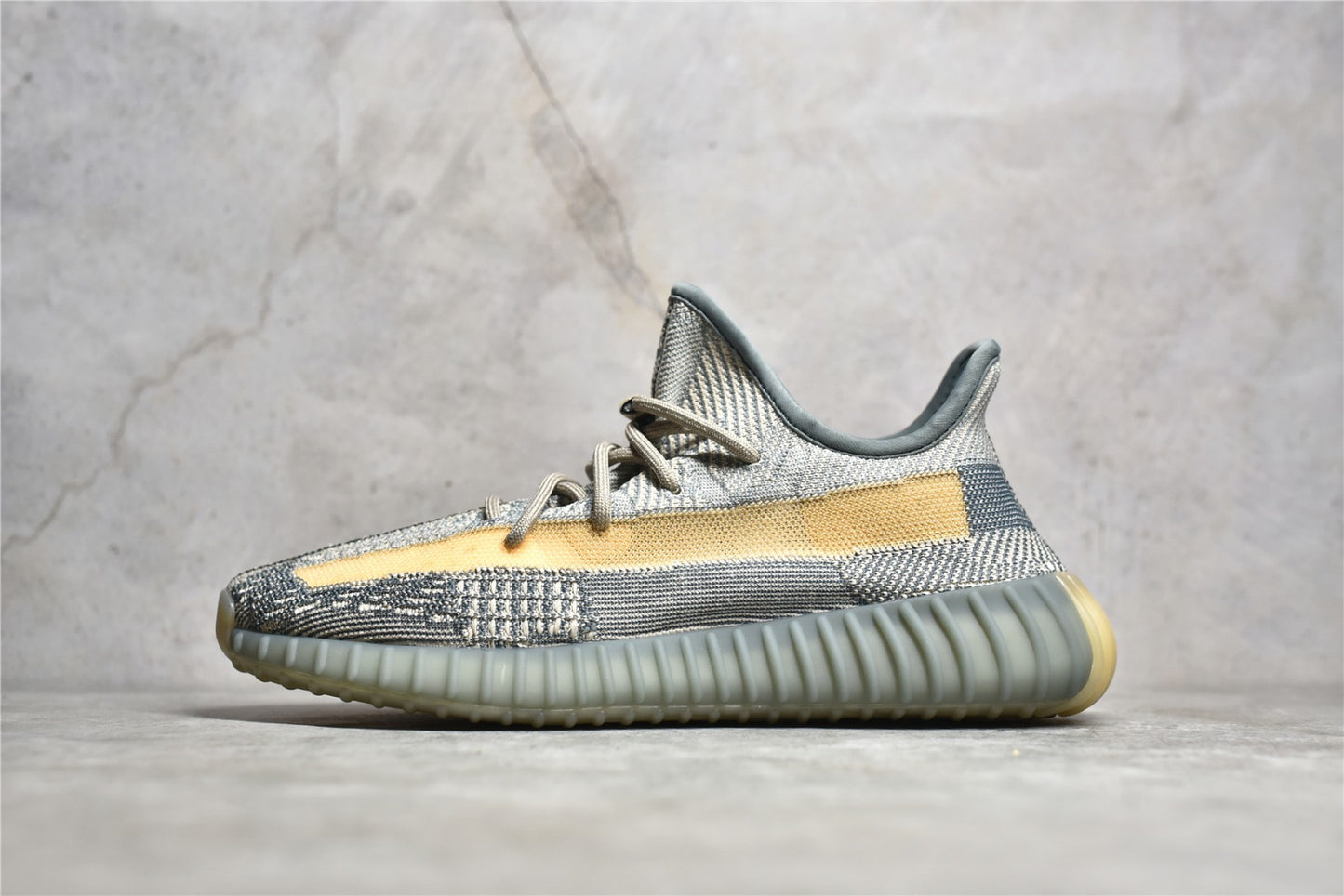 Yeezy 350 v2