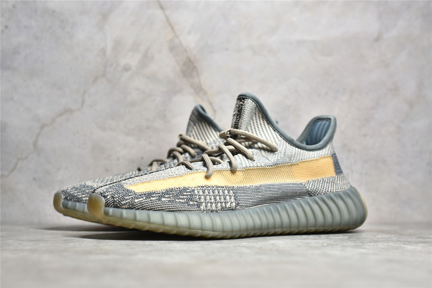 Yeezy 350 v2