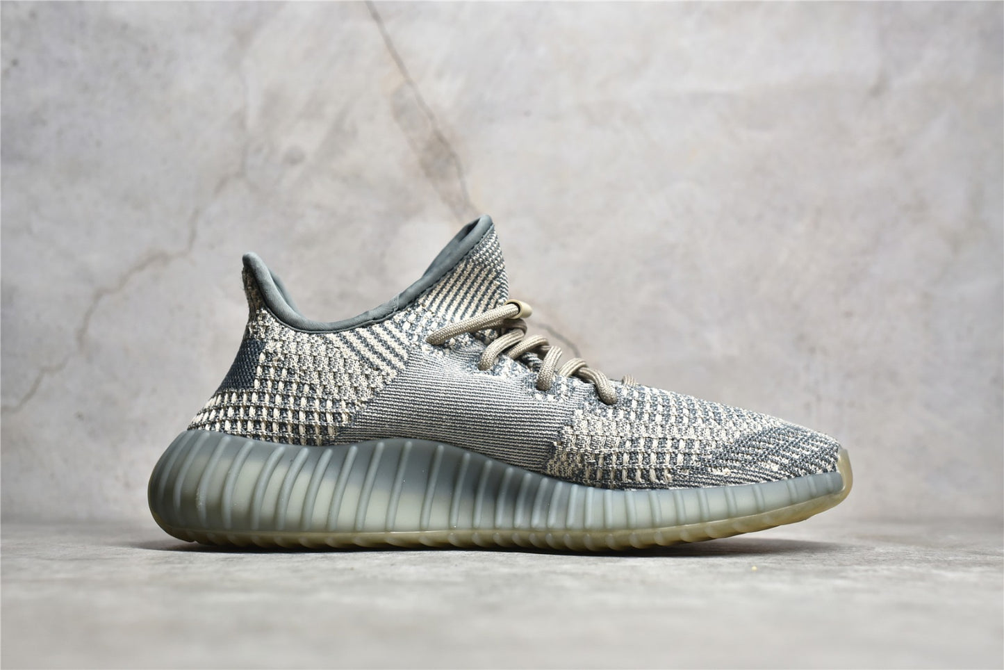 Yeezy 350 v2