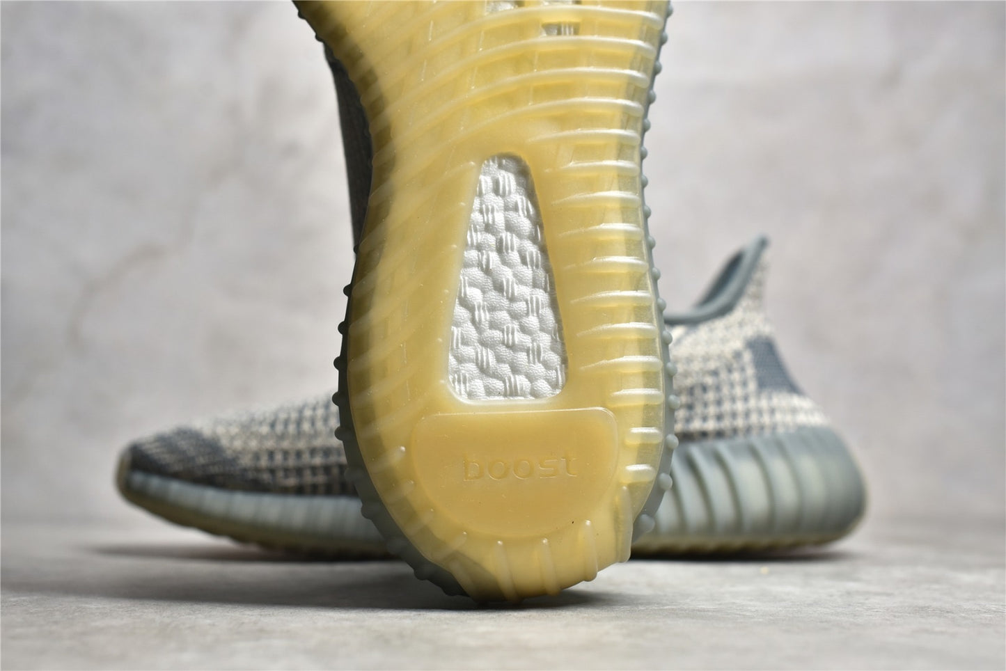 Yeezy 350 v2