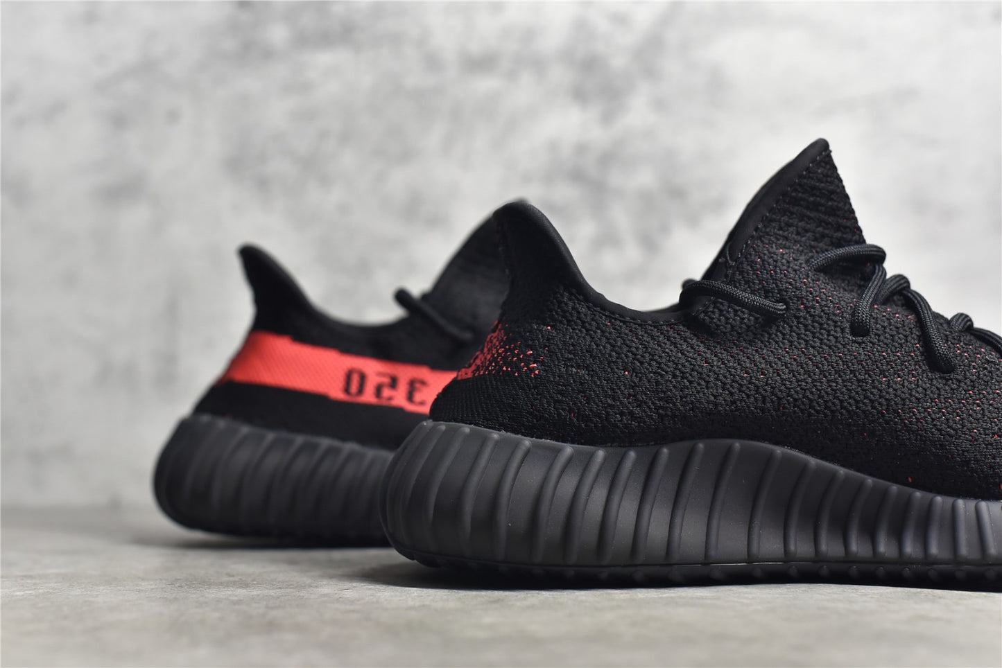 Yeezy 350 v2
