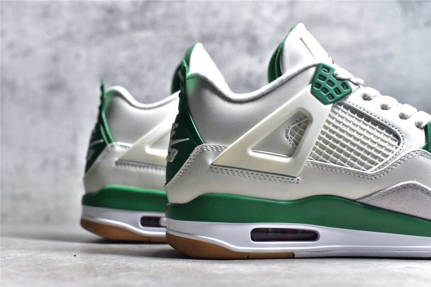AJ4 Pine Green