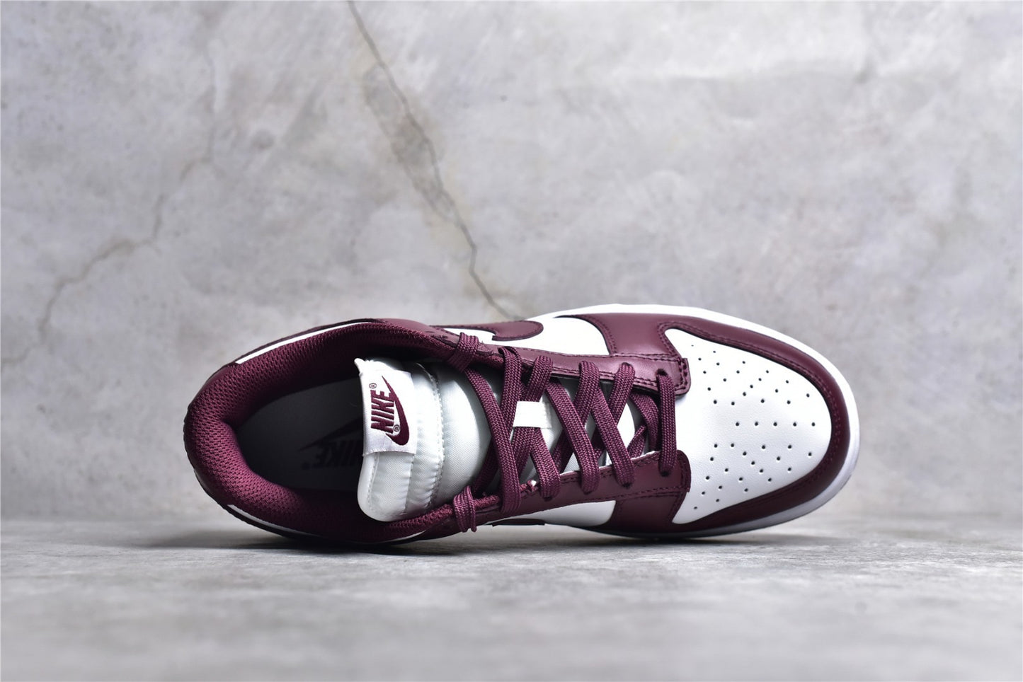 Dunk Low dark beetroot