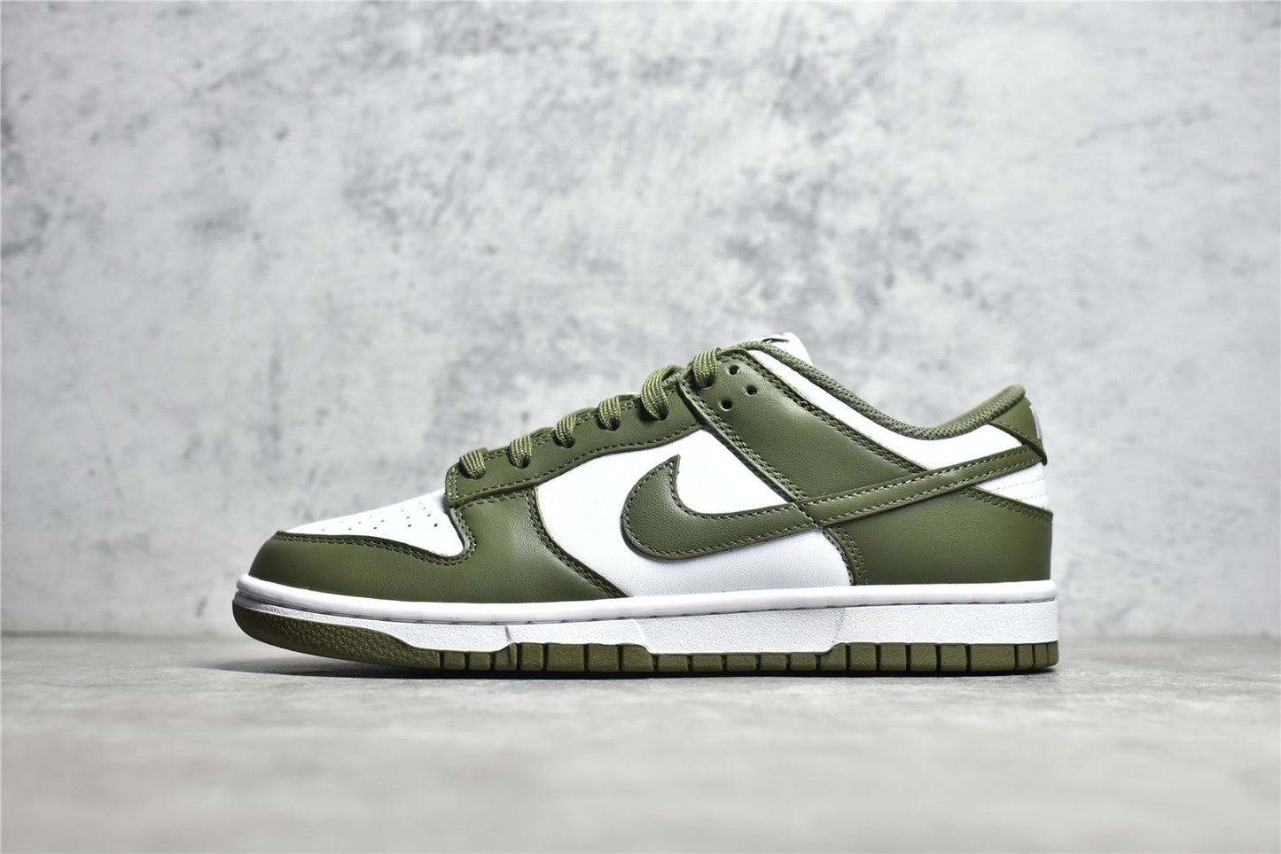 Dunk Low Medium Olive