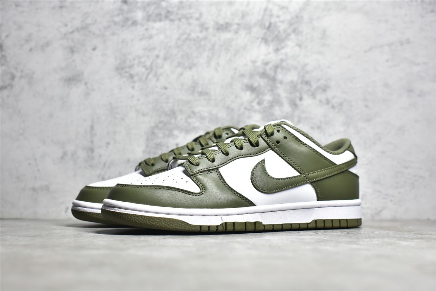 Dunk Low Medium Olive