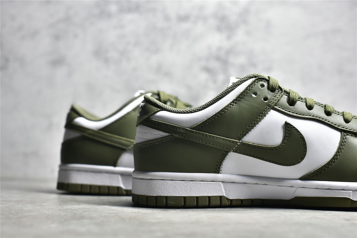 Dunk Low Medium Olive